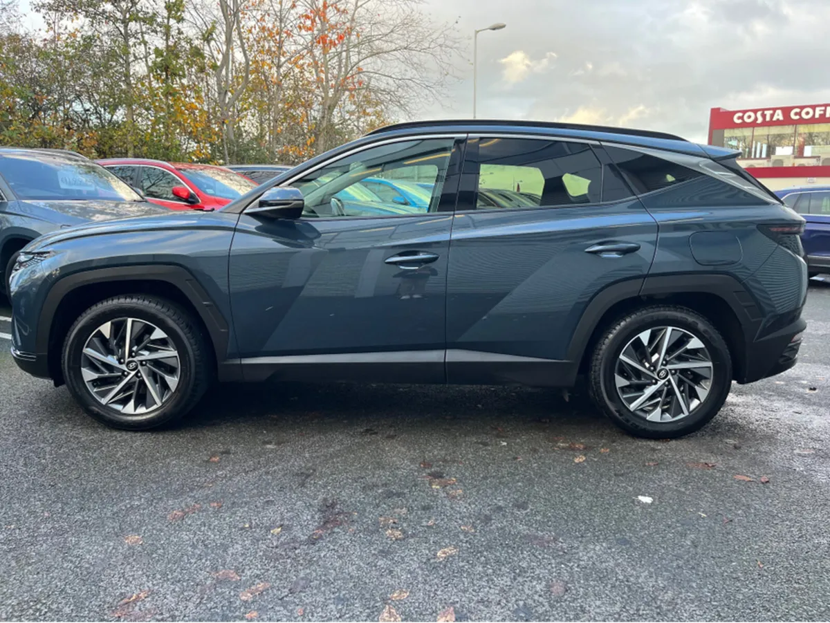 Hyundai Tucson 1.6 DIESEL EXEC PLUS 2TONE - Image 4