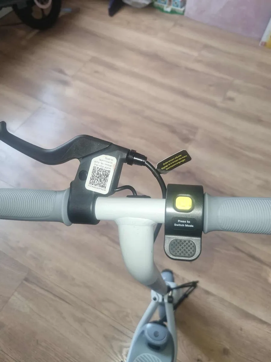 Electric scooter - Image 2