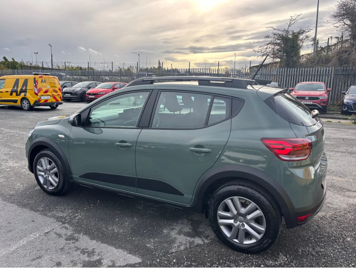 Dacia Sandero STEPWAY EXPRESSION TCE 90 NBI - Image 2