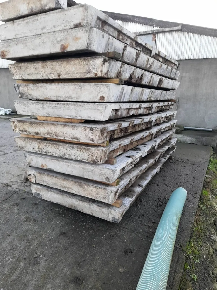 Used cattle slats