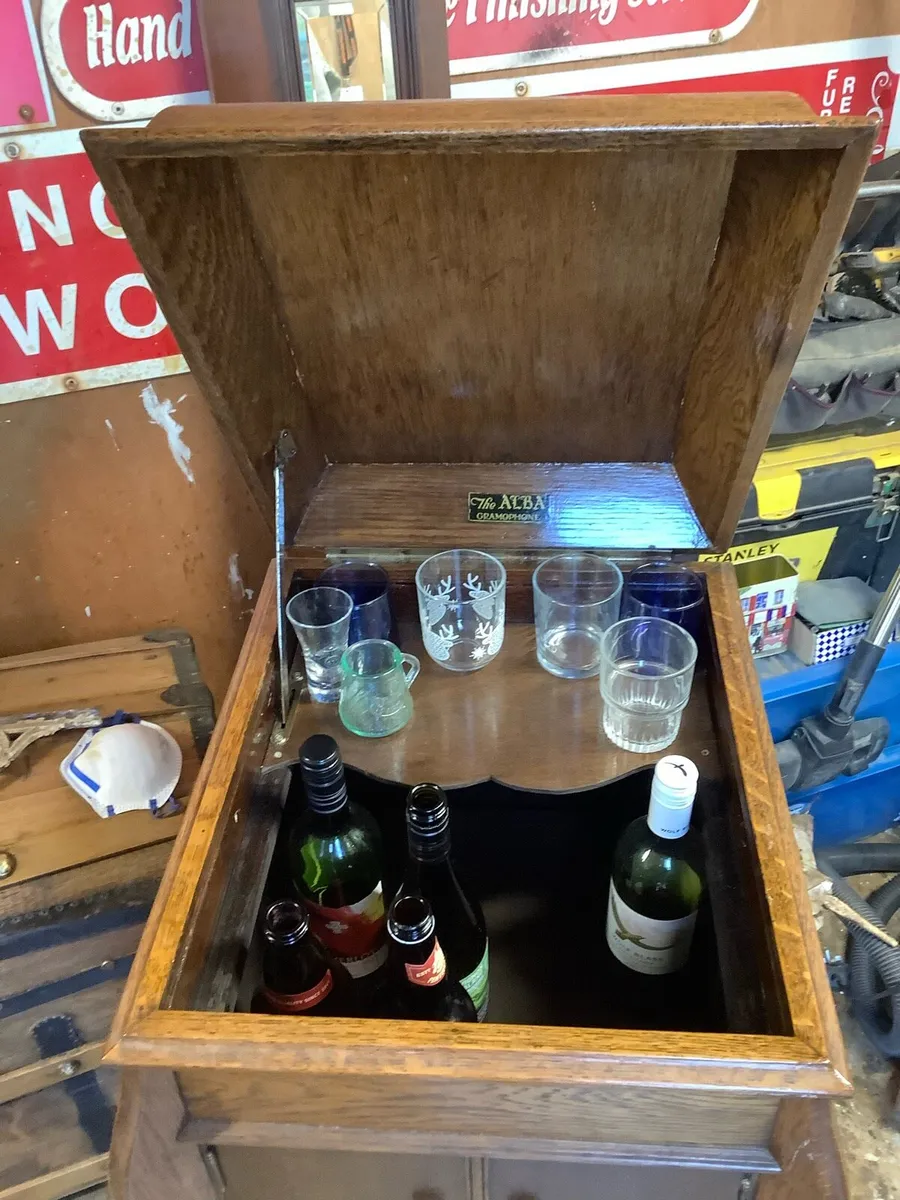 Antique cupboard - Image 3