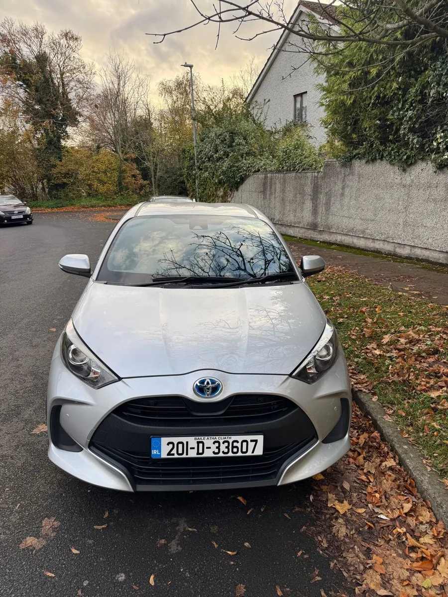Toyota Yaris Hybrid Automatic Low Km - Image 1