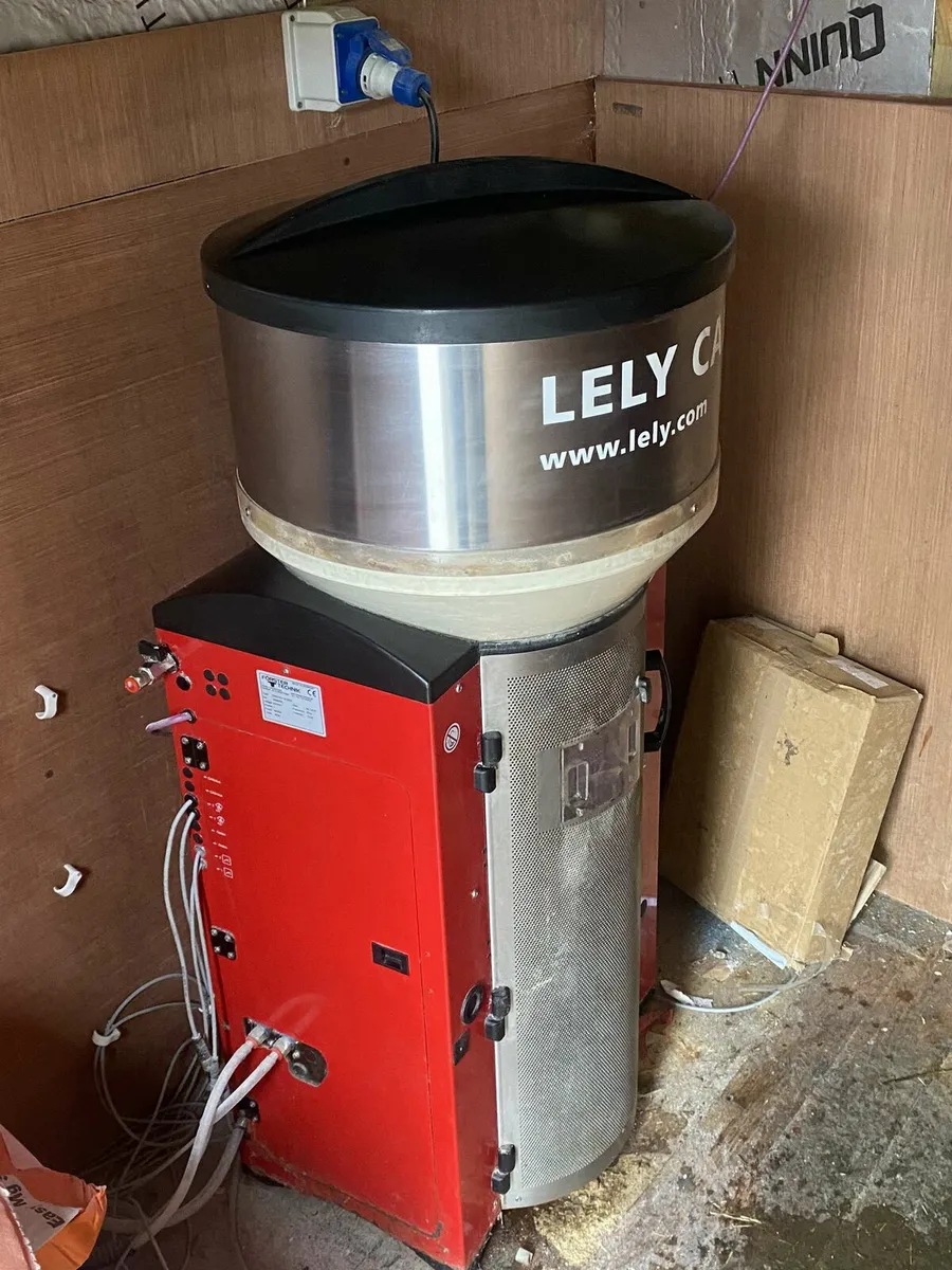 Automatic Calf Feeder - Image 1