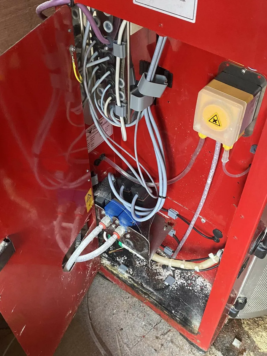 Automatic Calf Feeder - Image 2