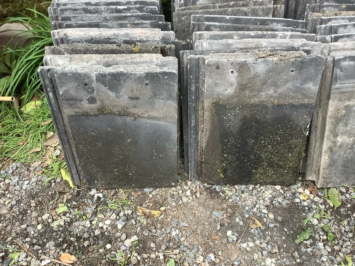 Old roof tiles - Image 2