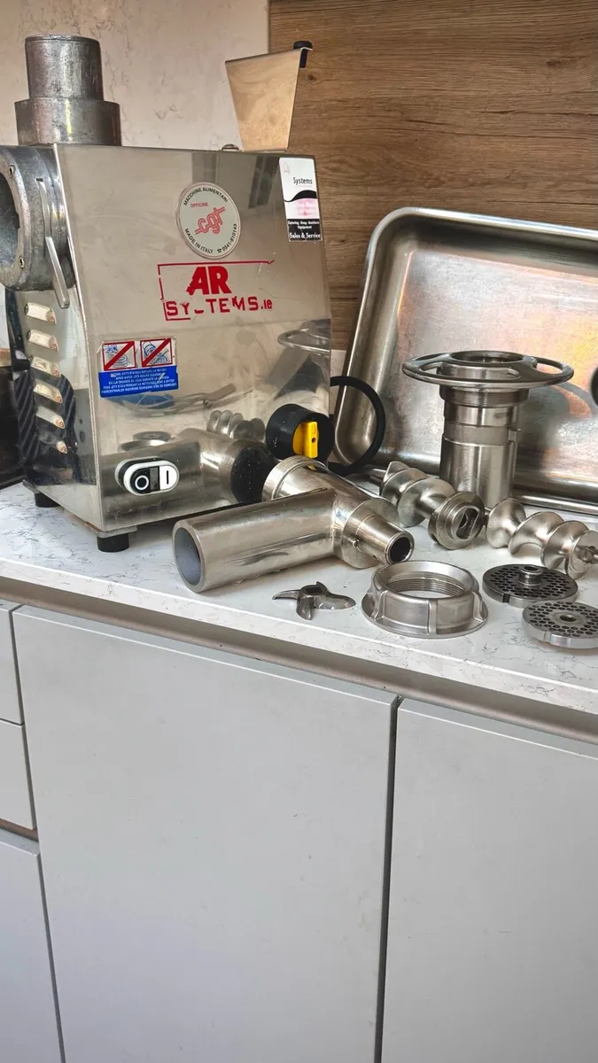 CGT (Italy) Commercial Meat Mincer - Image 1