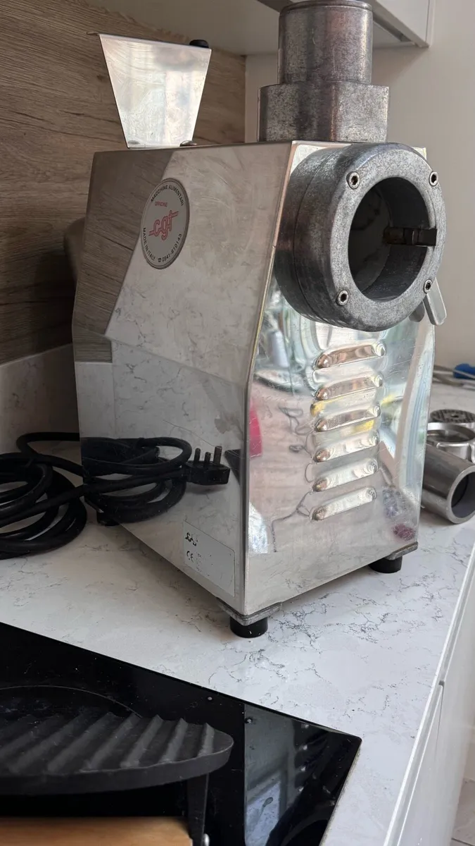 CGT (Italy) Commercial Meat Mincer - Image 3
