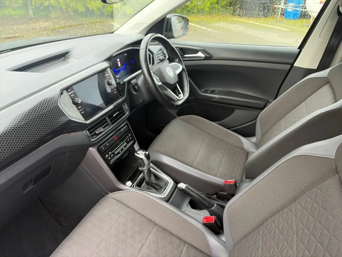 Volkswagen T-Cross STYLE 1.0TSI 110HP AUTO - Image 3