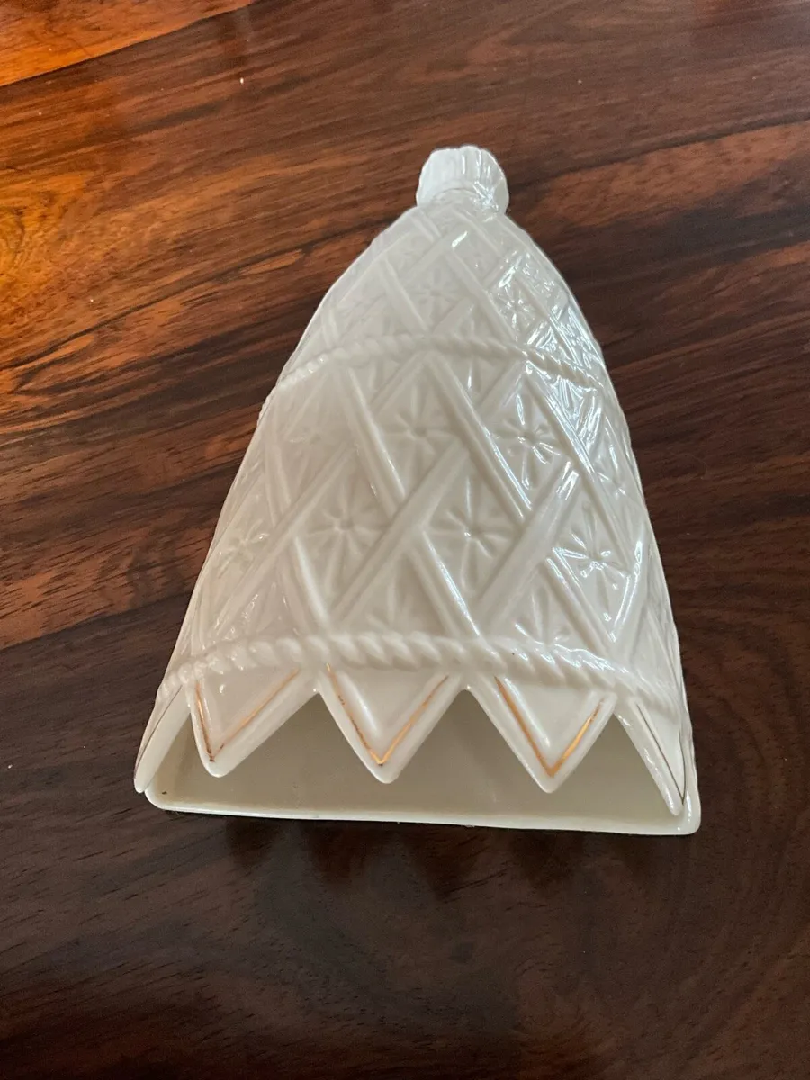 Limited Edition Belleek Tassel Wall Decoration - Image 2