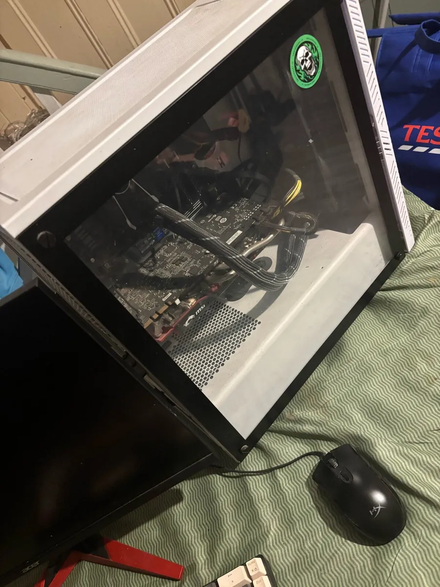 Gaming setup - Image 4