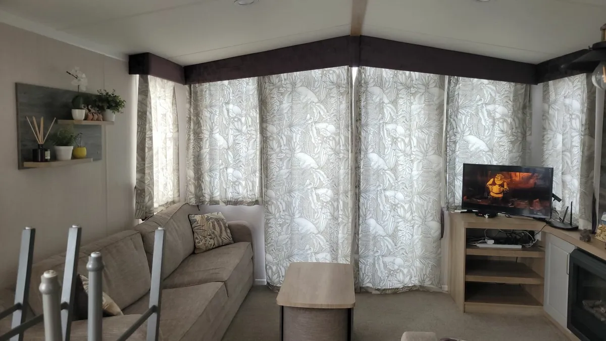 Mobile home 2021 swift bordeaux  38ft x 12 ft - Image 3