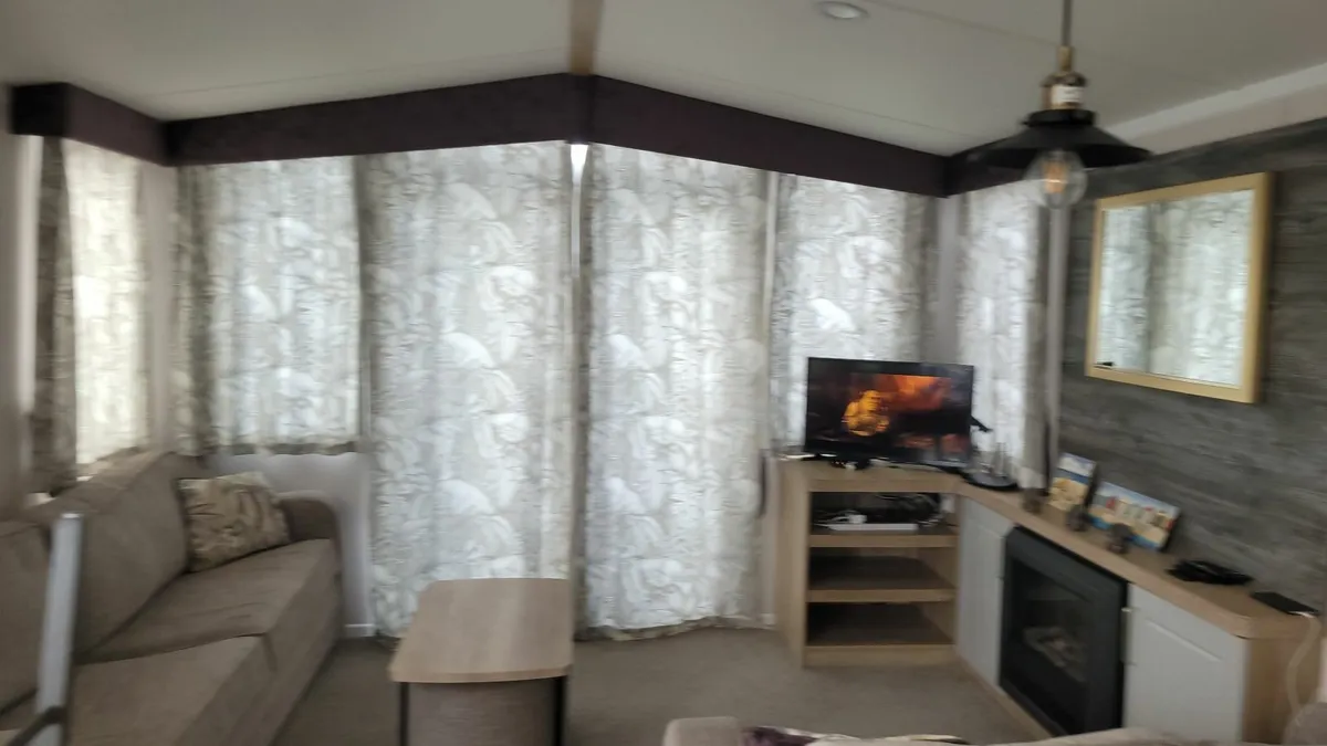 Mobile home 2021 swift bordeaux  38ft x 12 ft - Image 4