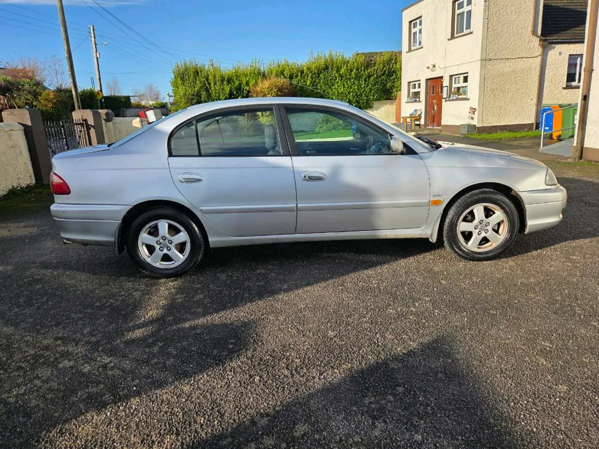 Toyota avensis 1.6 petrol luna nctd €1222 - Image 2
