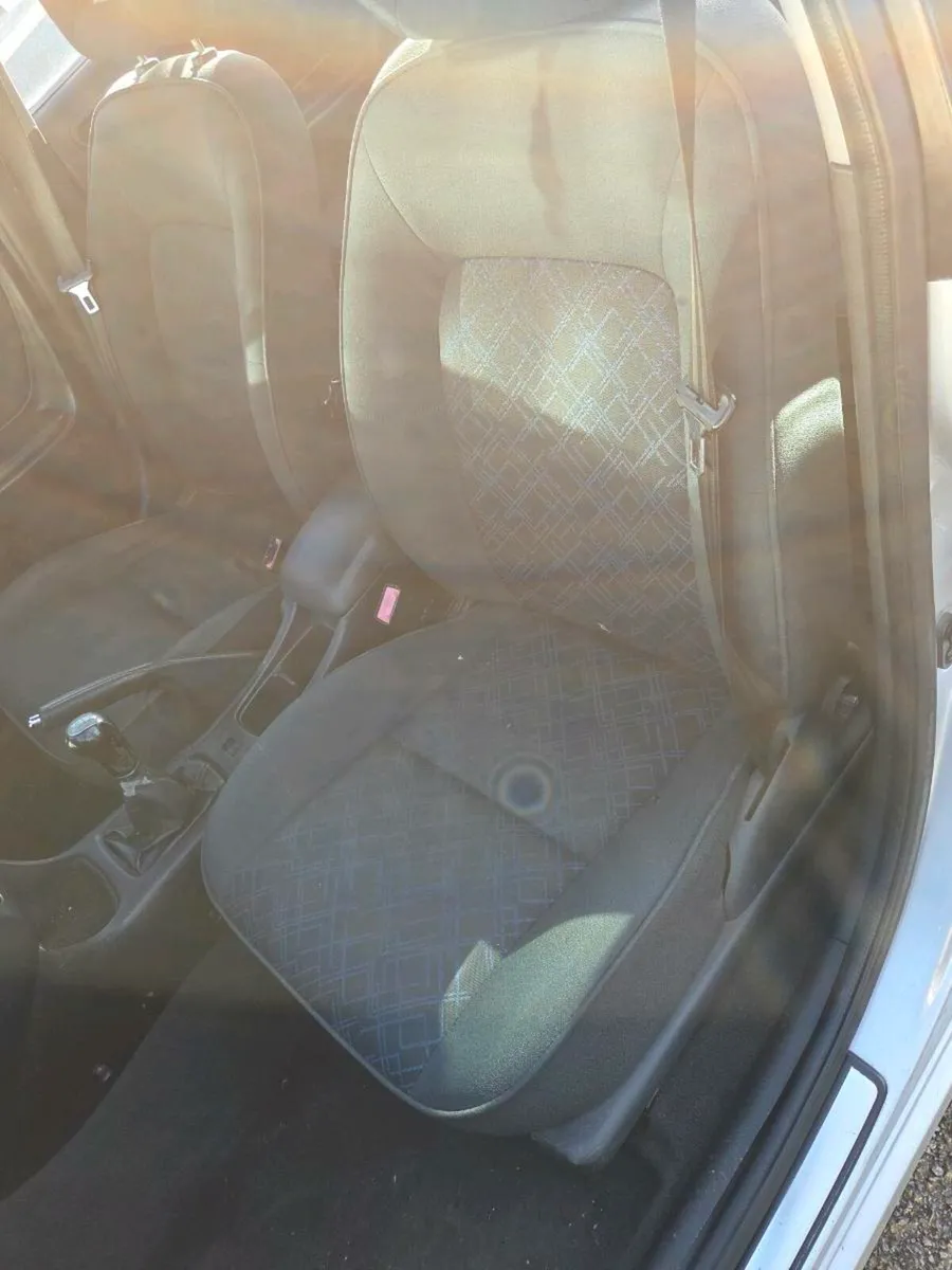 Toyota avensis 1.6 petrol luna nctd €1222 - Image 3