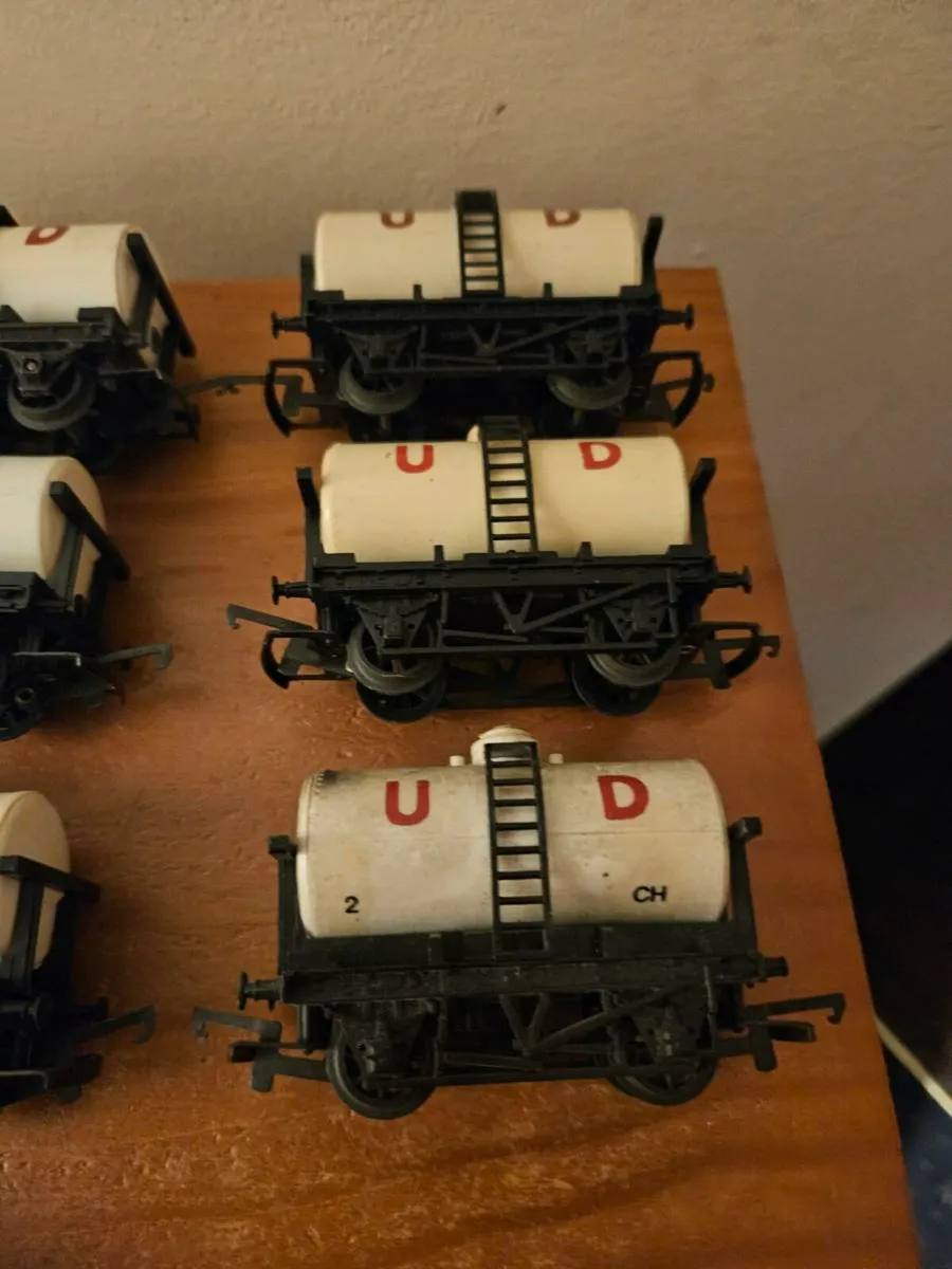 Hornby Triang OO Gauge Wagons - Image 4