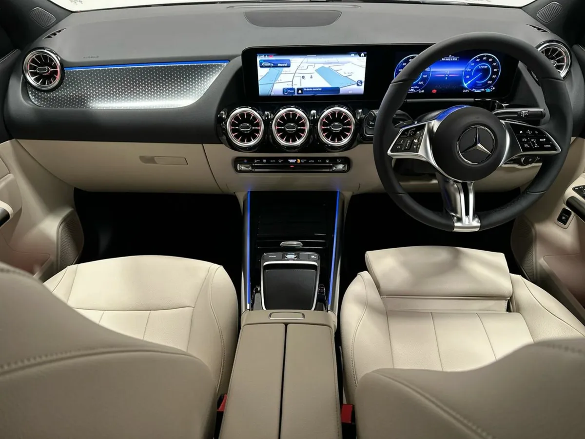 Mercedes-Benz EQA EQA250 + Progressive Line - Image 4