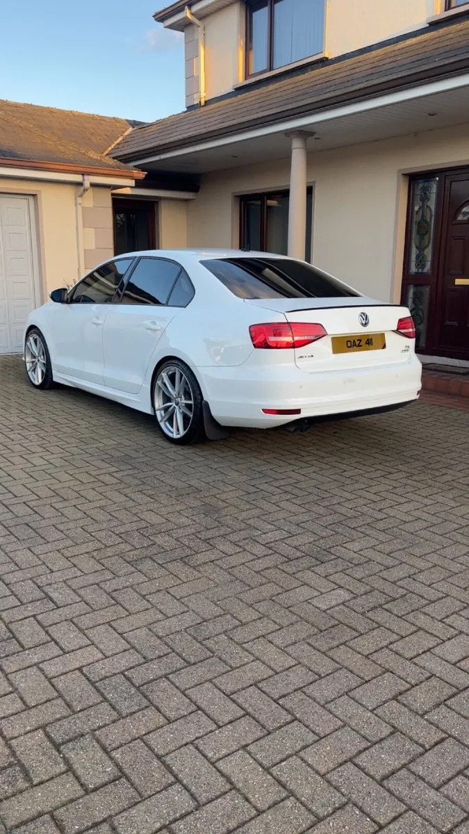 Volkswagen Jetta 2015 - Image 1