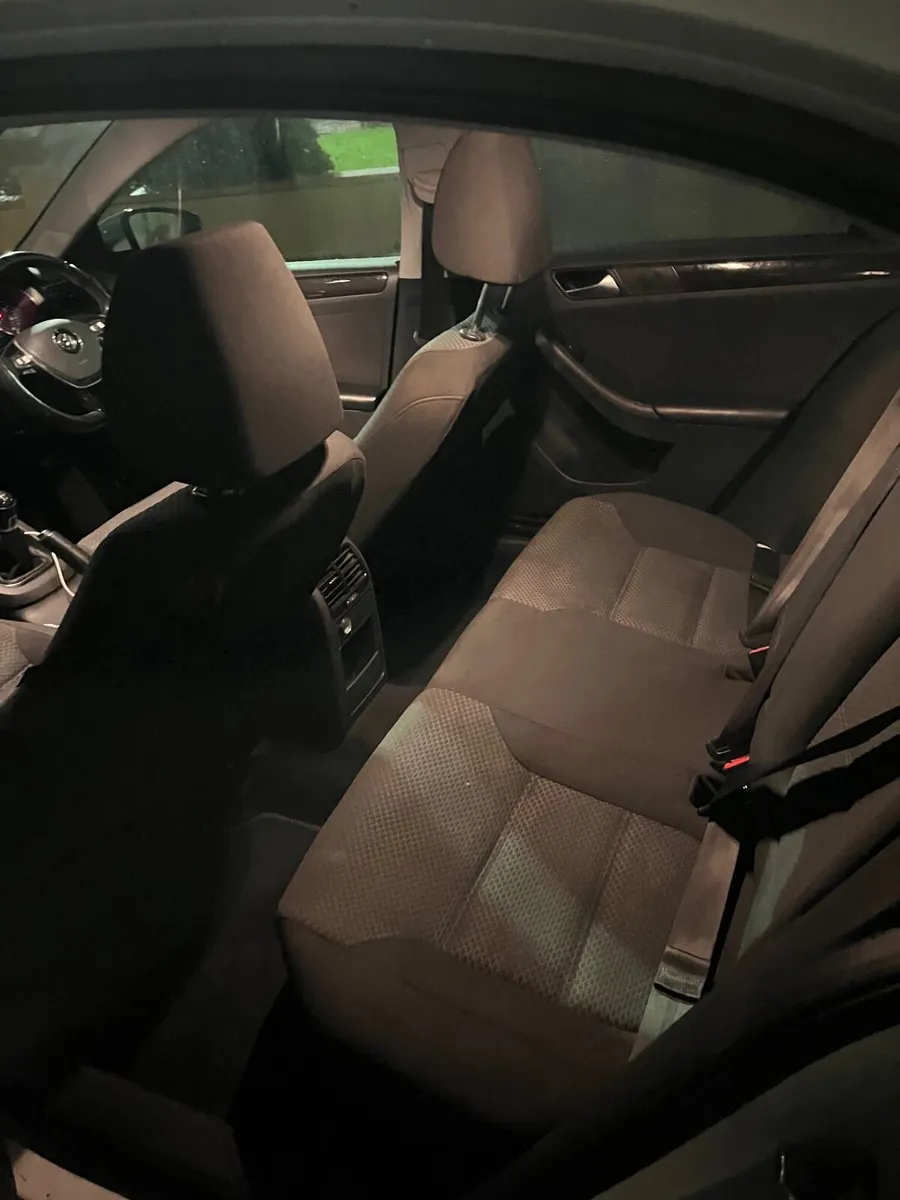 Volkswagen Jetta 2015 - Image 3