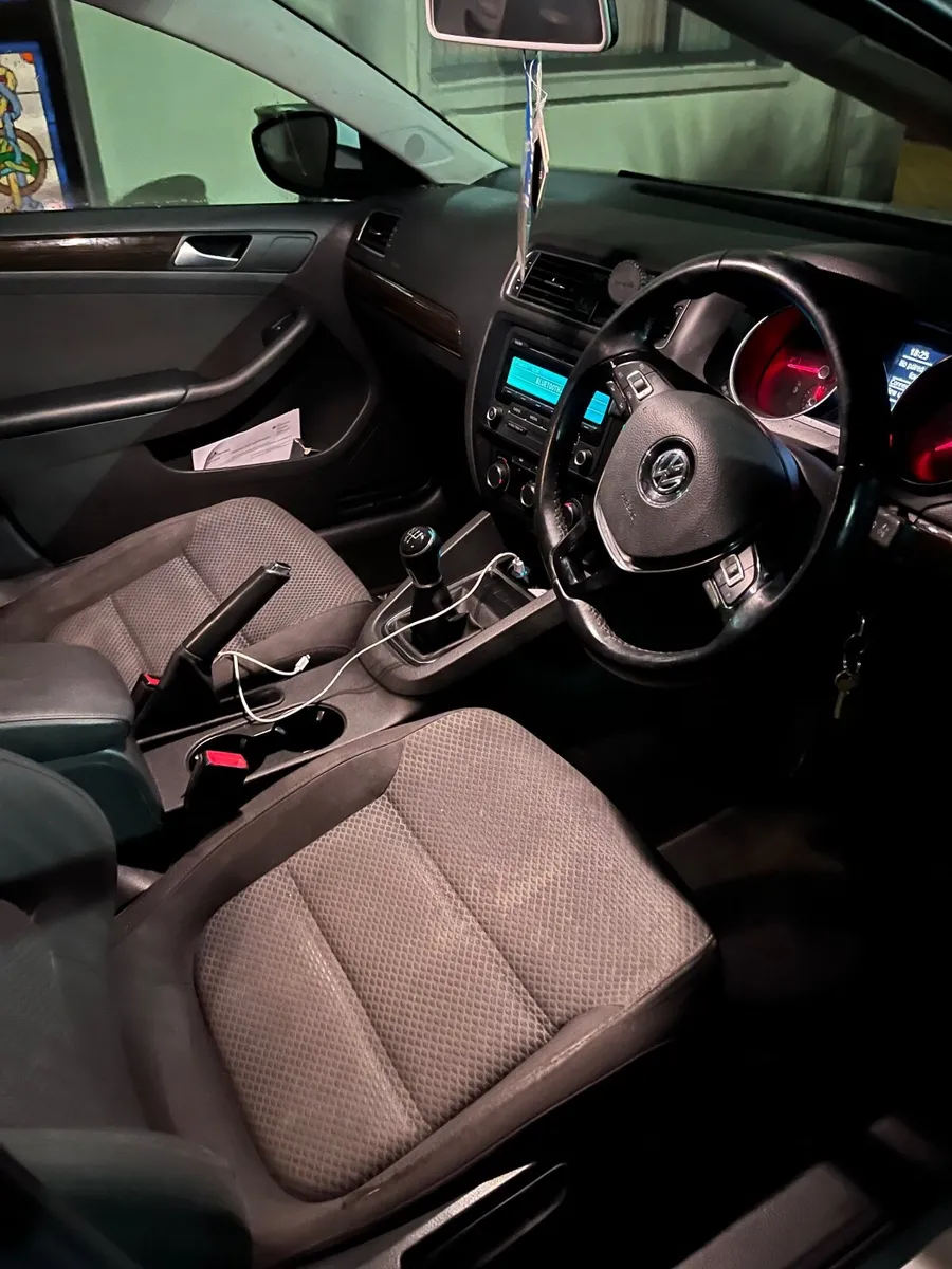 Volkswagen Jetta 2015 - Image 4