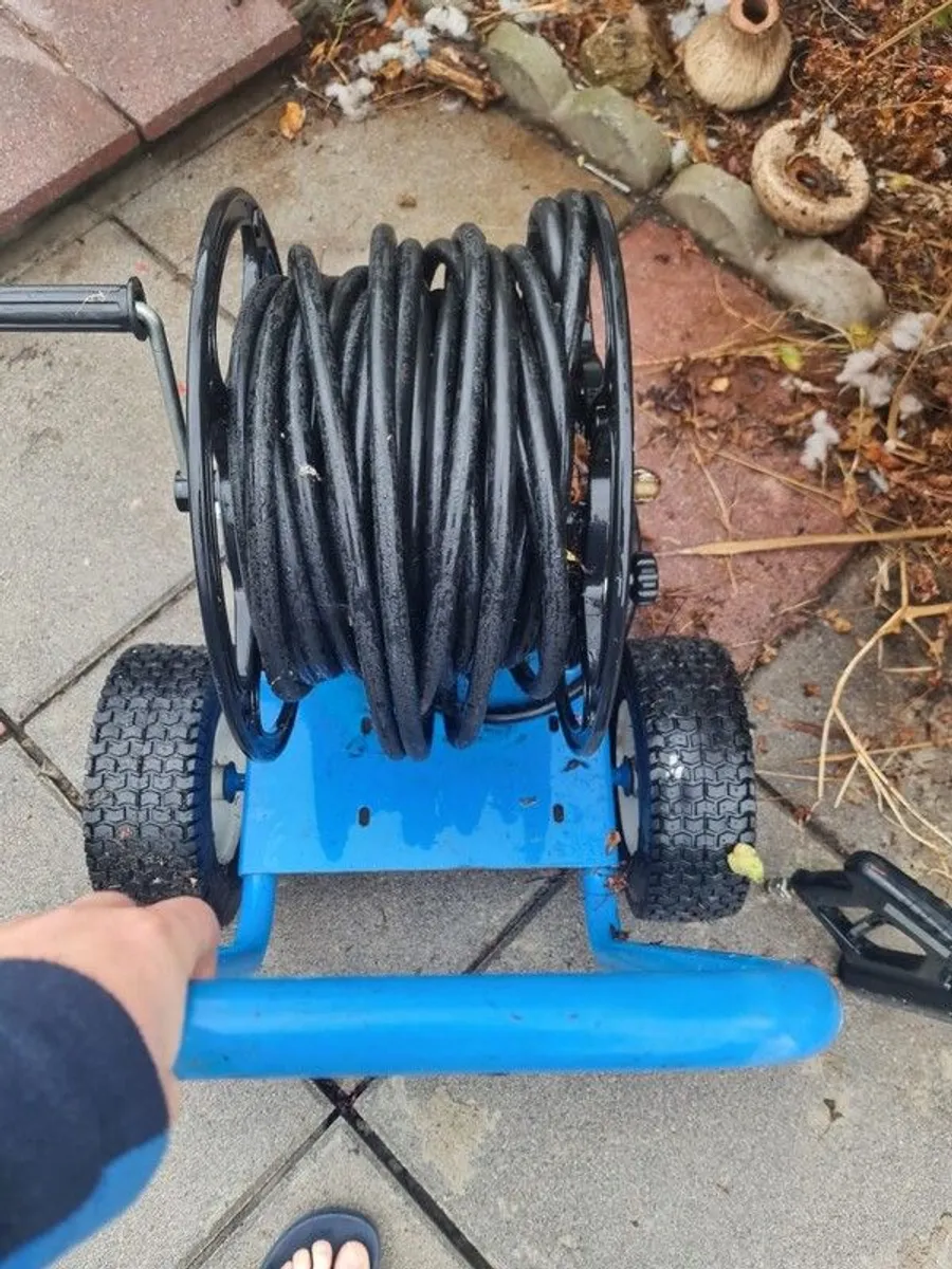 hose and reel - Image 2