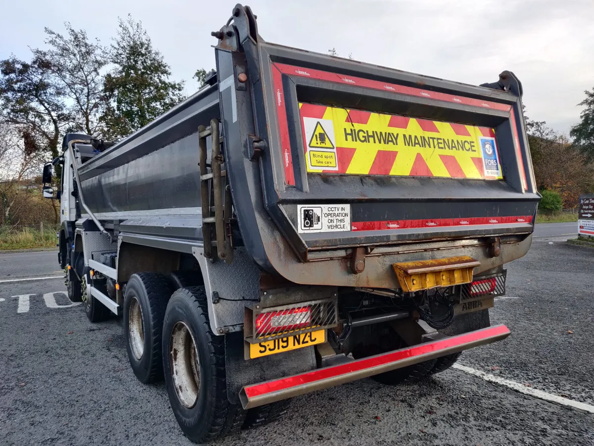 2019 Volvo FMX 420 13 Litre 8x4 tipper - Image 4