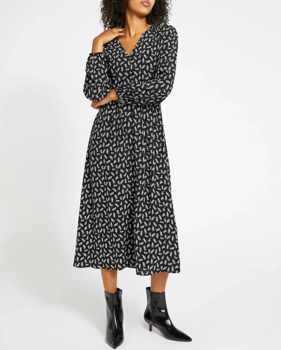 BRAND NEW Print V- Neck Midi Dress: Size 12