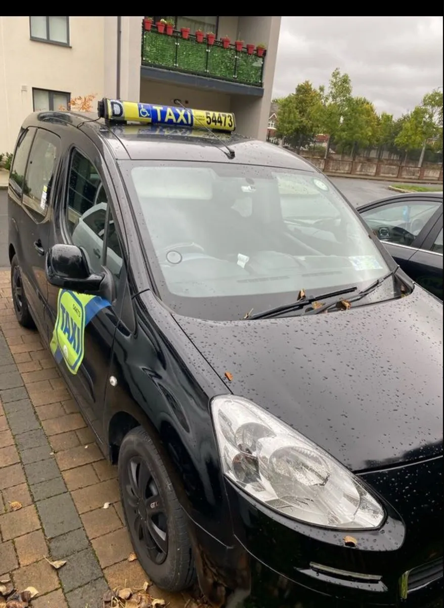 Taxis to Rent - Image 2