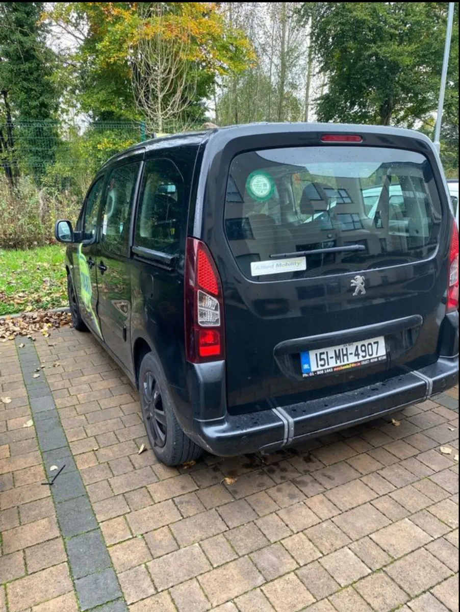 Taxis to Rent - Image 3