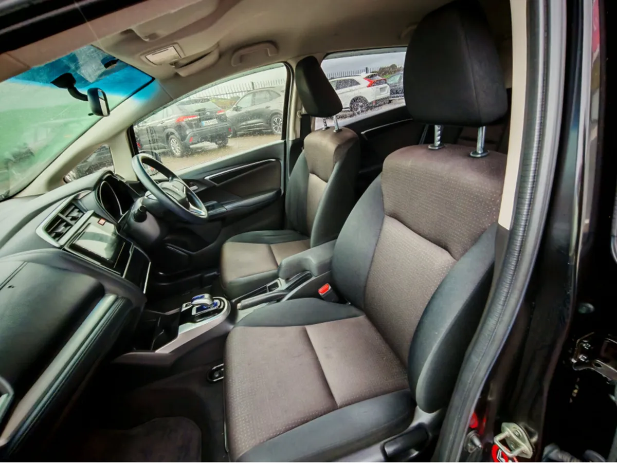 HONDA FIT DAA-GP5 HYBRID 5DR AUTO - Image 2