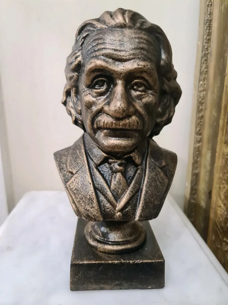 Albert Einstein bust - Image 3