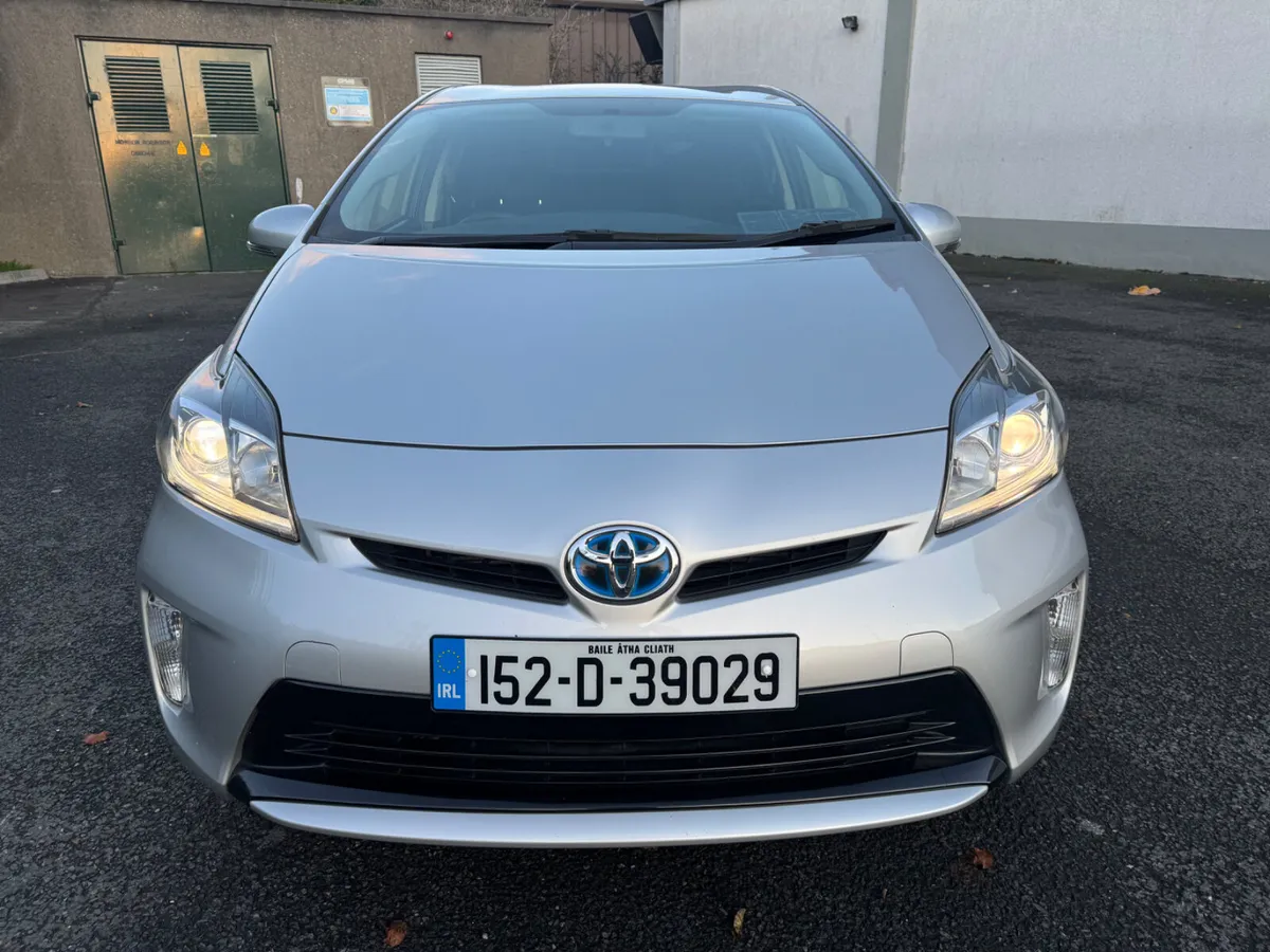 Toyota Prius 2015 Hybrid 1.8 - Image 3