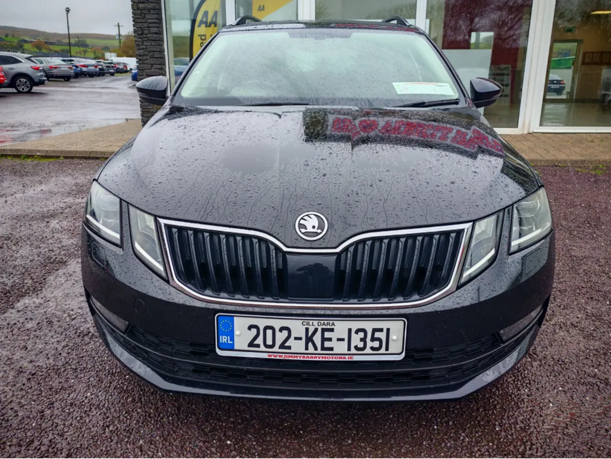 SKODA OCTAVIA AMBITION 2.0 TDI 115HP 5DR - Image 4