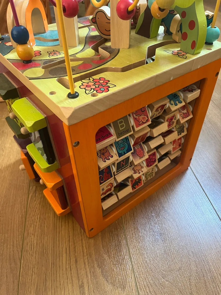 Zany Zoo wooden activity cube - Image 2