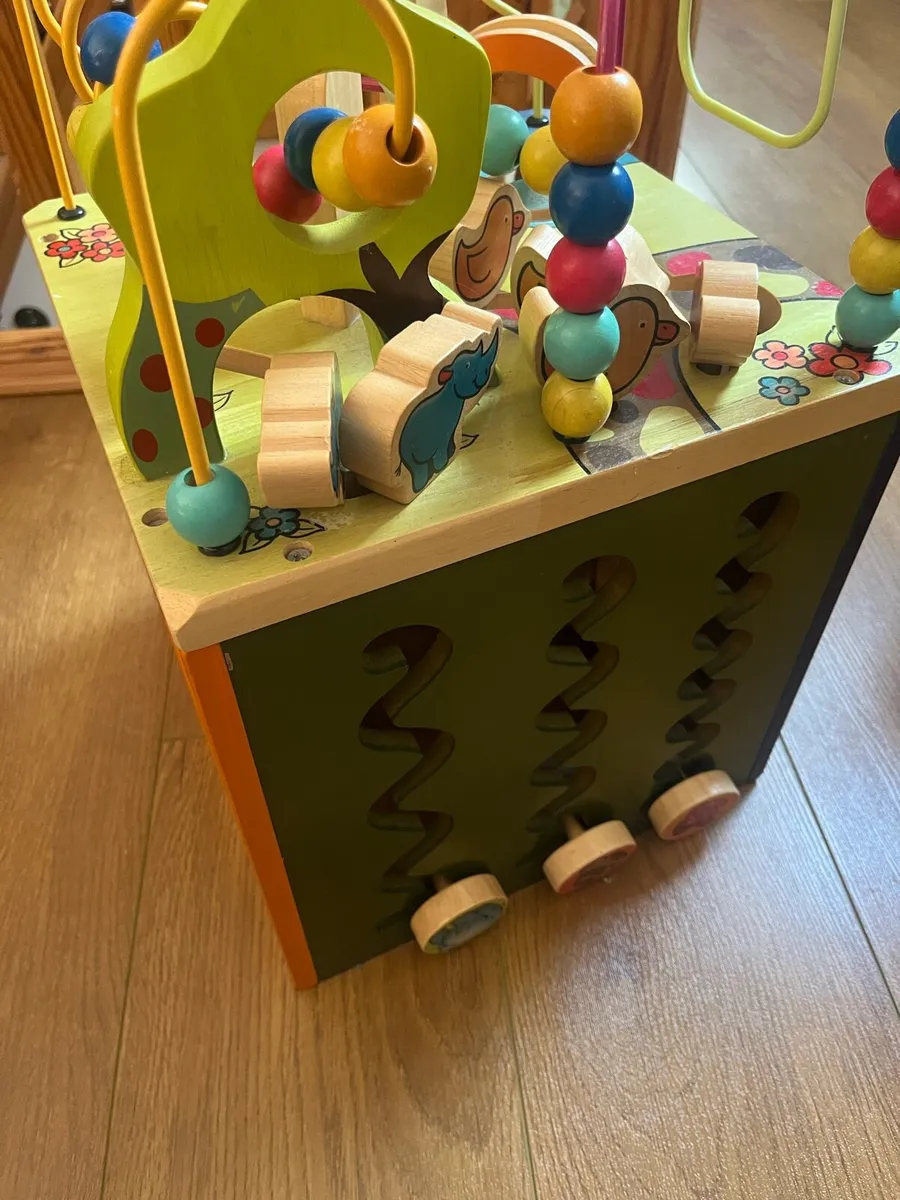 Zany Zoo wooden activity cube - Image 3