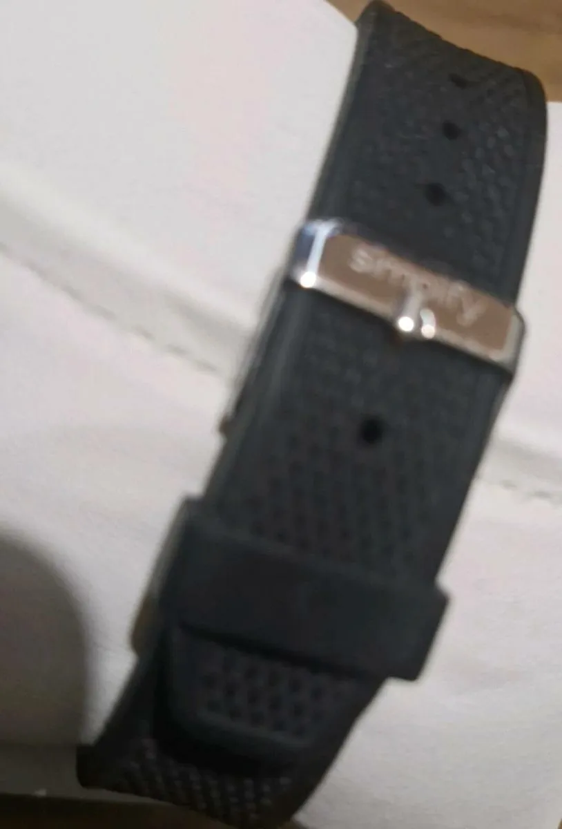 Simplify
The 5200 White Dial Black Silicone Watch - Image 4