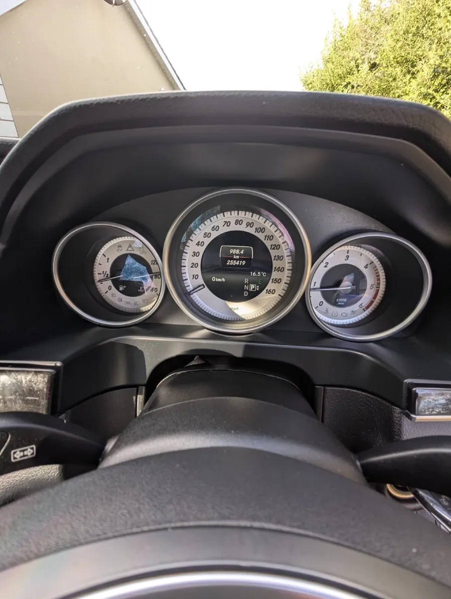 Mercedes-Benz E-Class 2015 - Image 3