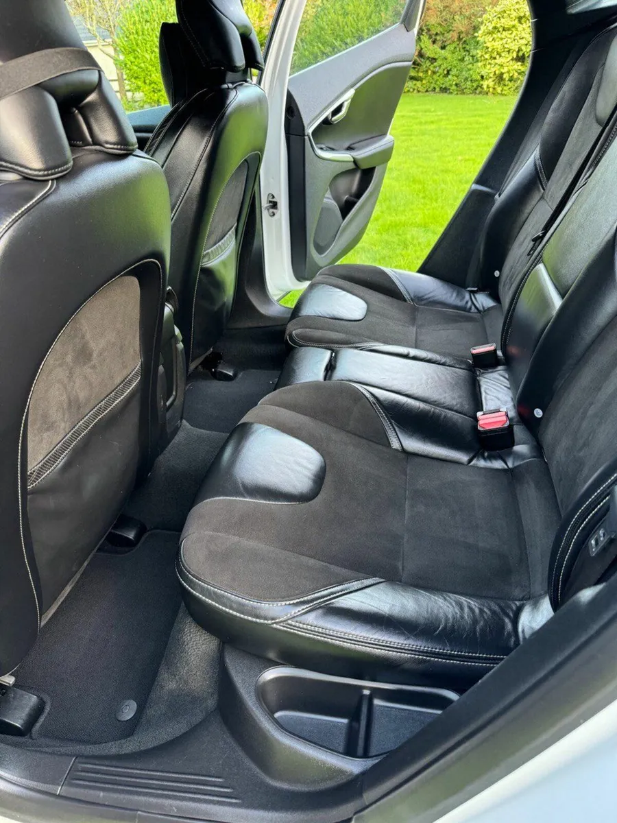 Volvo V40 2013 - Image 3