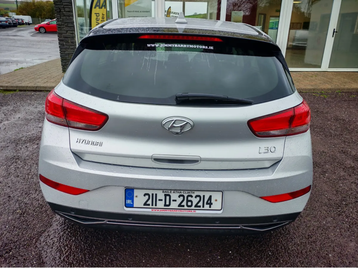 HYUNDAI I30 I 30 DELUXE 5DR PETROL - Image 3