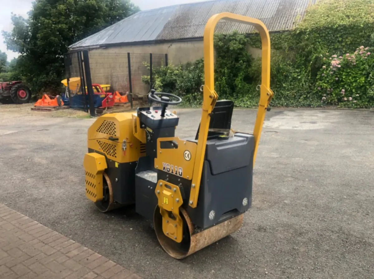 New King Kong XG110 Double Drum Vibrating Roller - Image 3