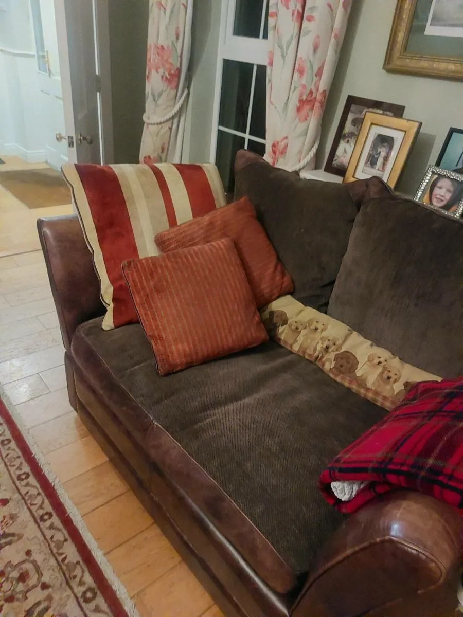 Loveseat  couch sofa - Image 3