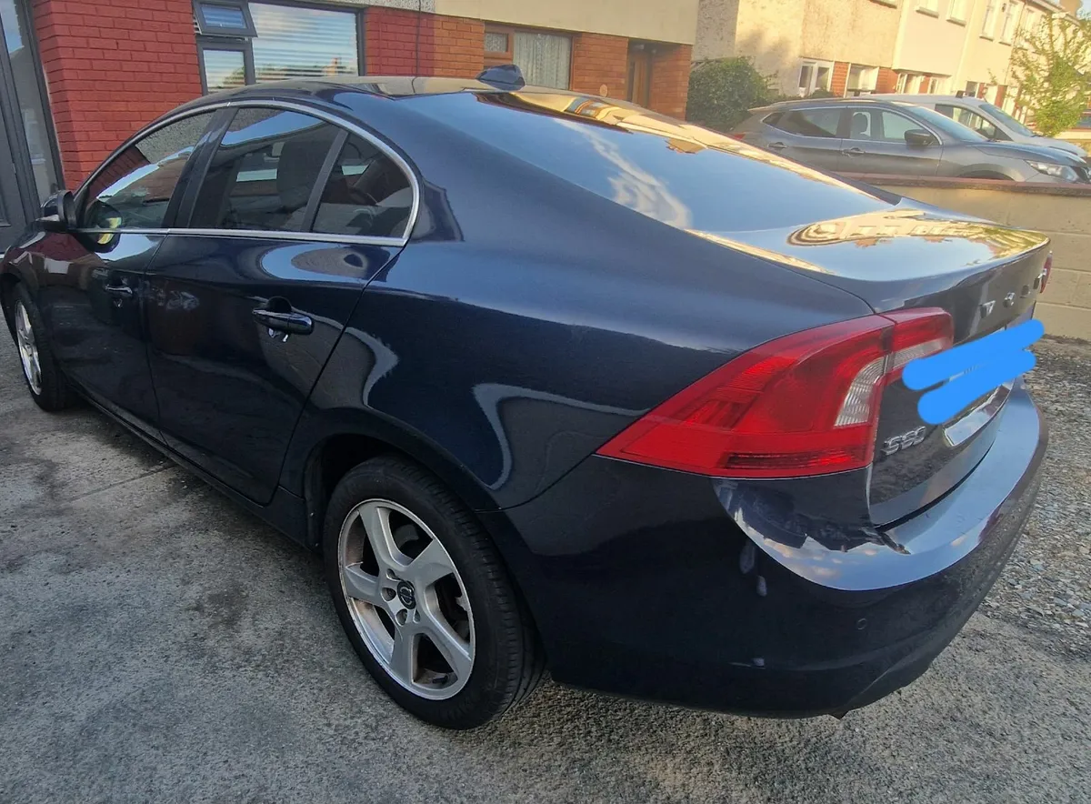 Volvo S60 2011 - Image 2