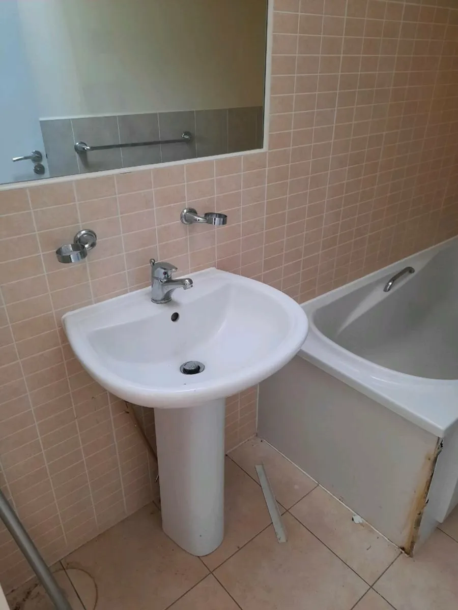 Bathroom Fittings - Image 4