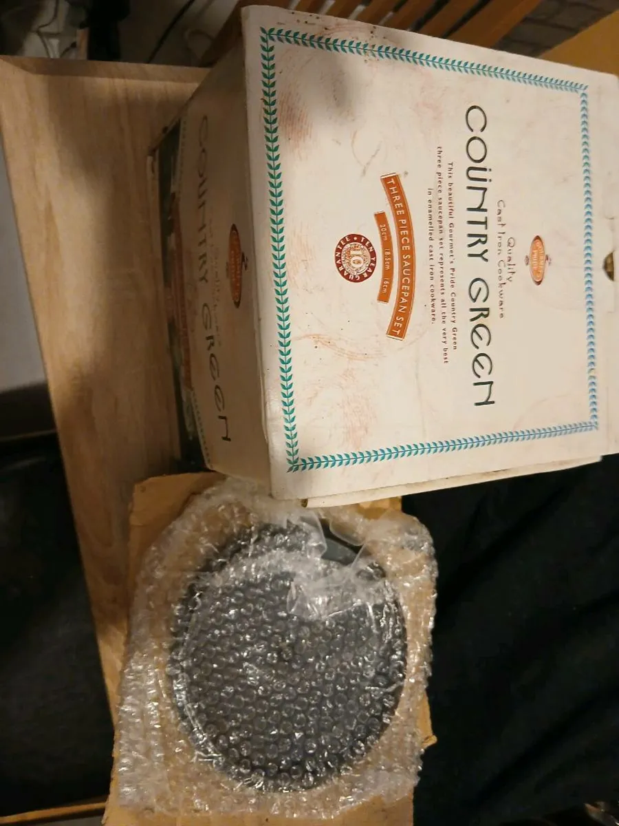 Country Green Cast Iron Saucepans - Image 4