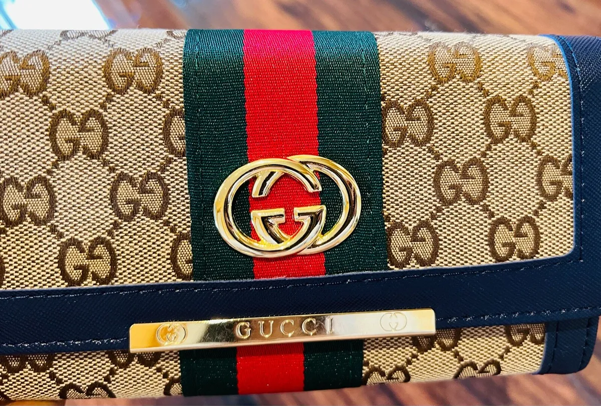 Brand new wallet - Image 1