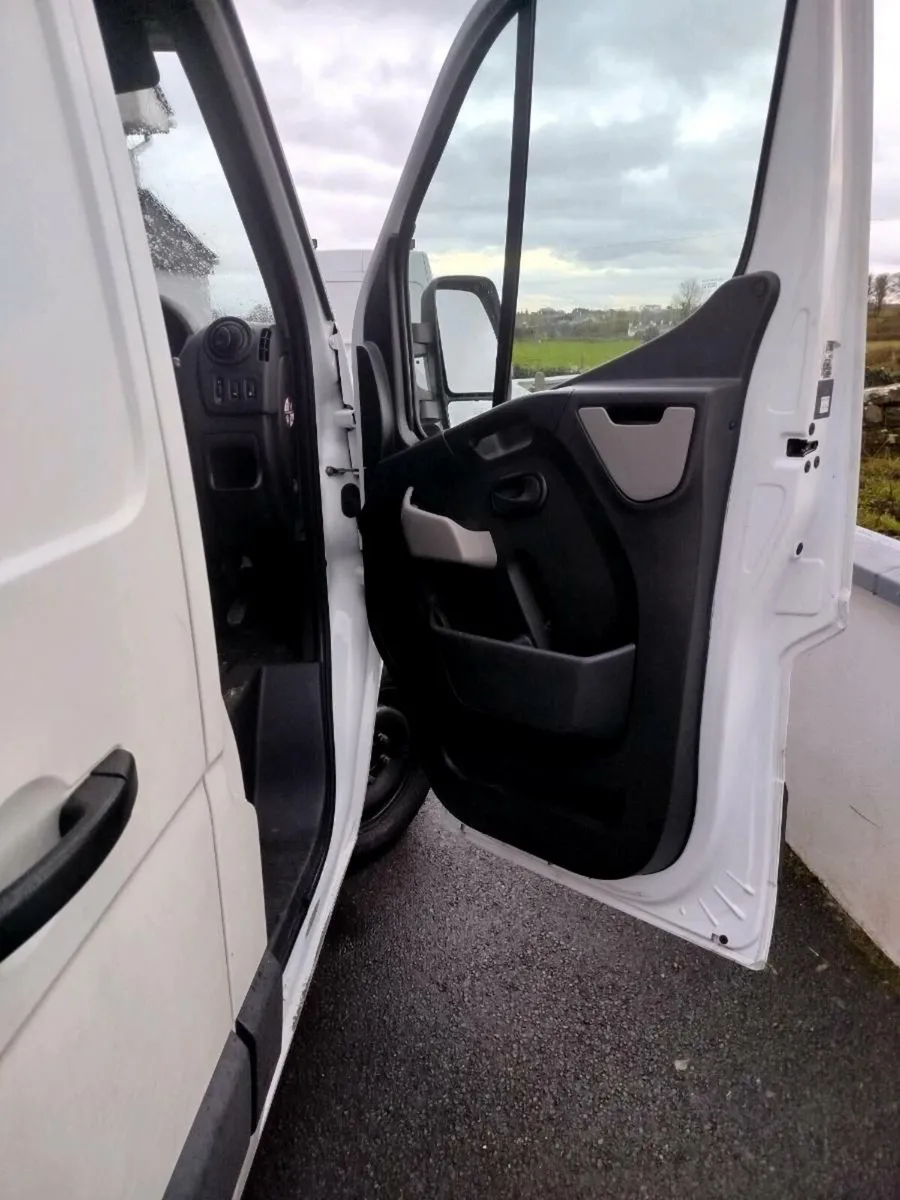 Renault Master - Image 3