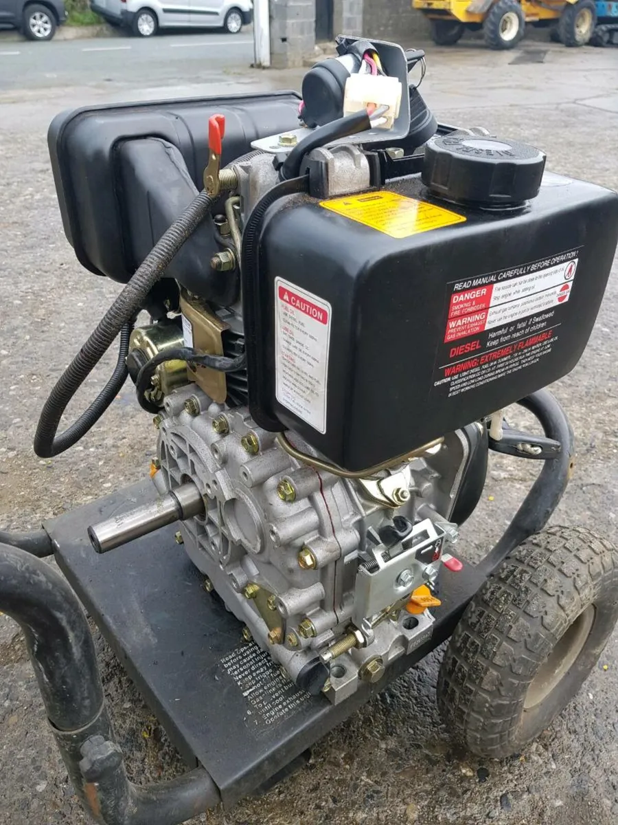 Kubota 1 cylinder diesel engine - Image 1