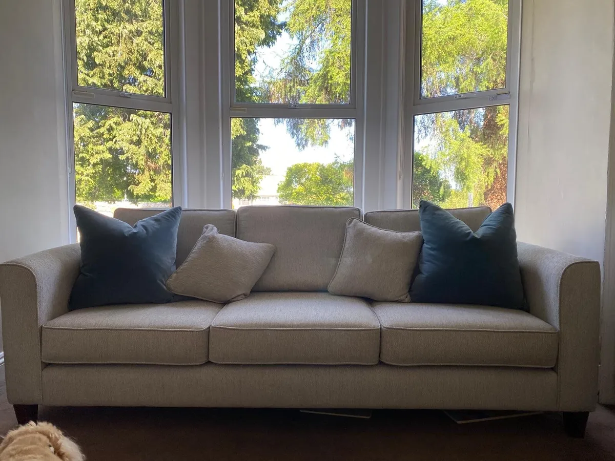 Luxurious Finline 3 Seater Sofas - Image 1