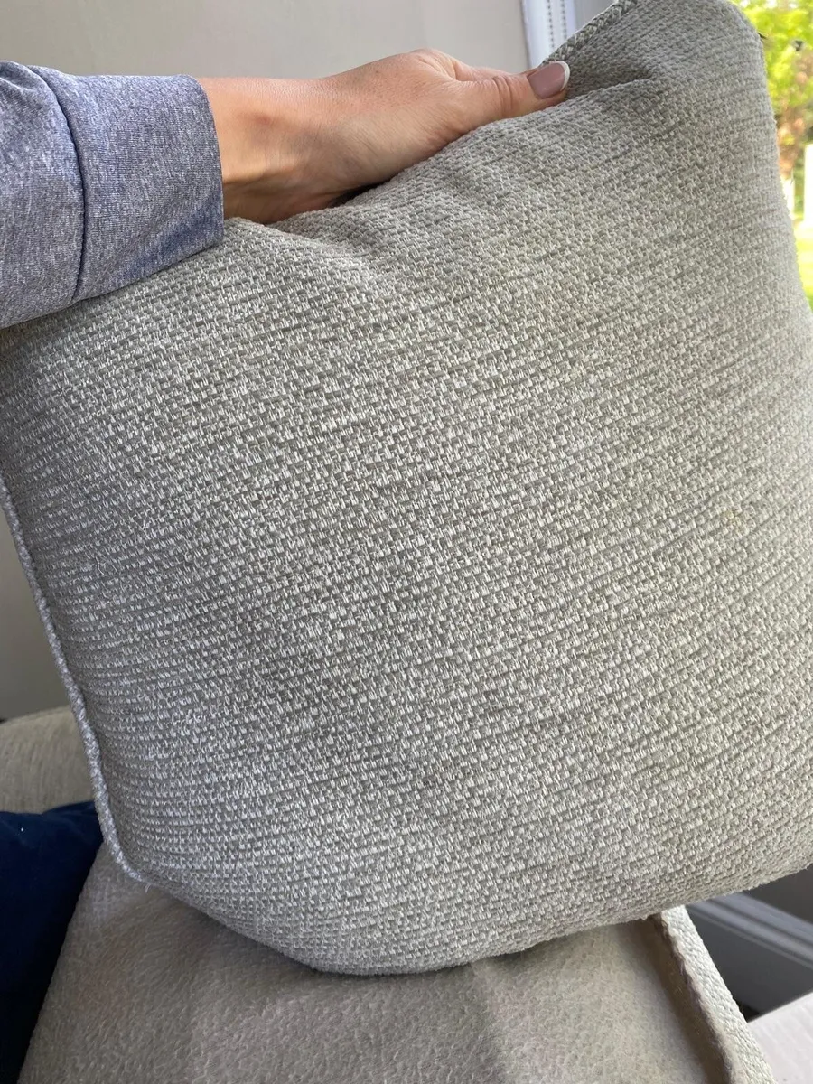 Luxurious Finline 3 Seater Sofas - Image 2