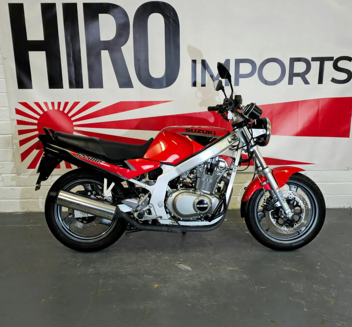 1999 Suzuki GS500 - Image 1