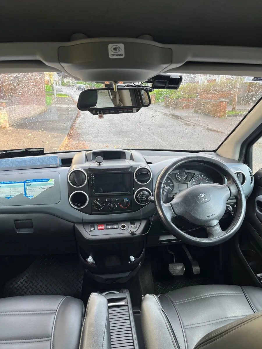 Rent a taxi peugeot partner - Image 4